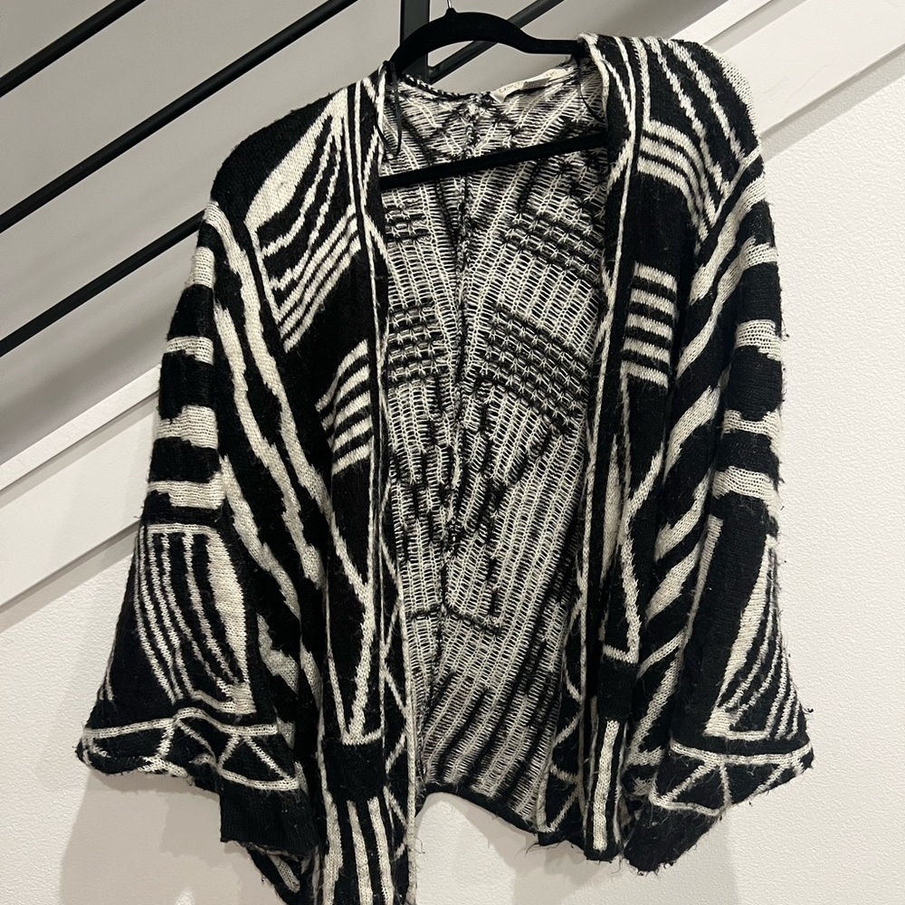 Black and White Patterned Women's Sweater